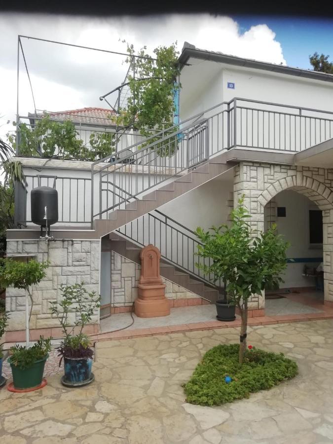 Apartment Hajduk Starigrad Paklenica Exteriör bild
