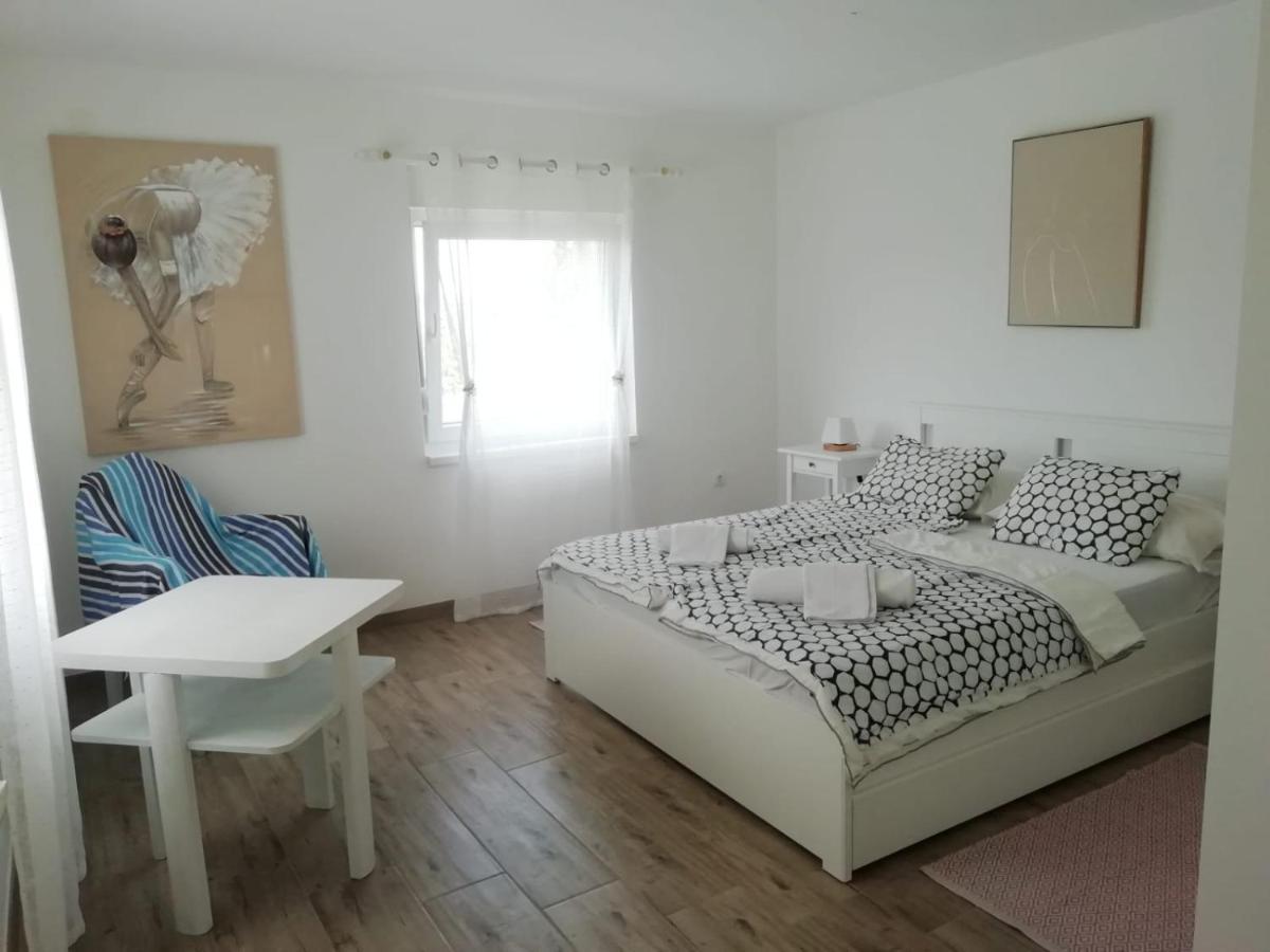 Apartment Hajduk Starigrad Paklenica Exteriör bild