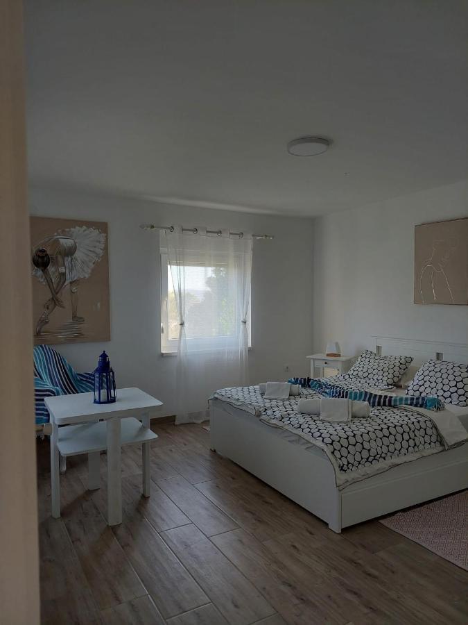 Apartment Hajduk Starigrad Paklenica Exteriör bild